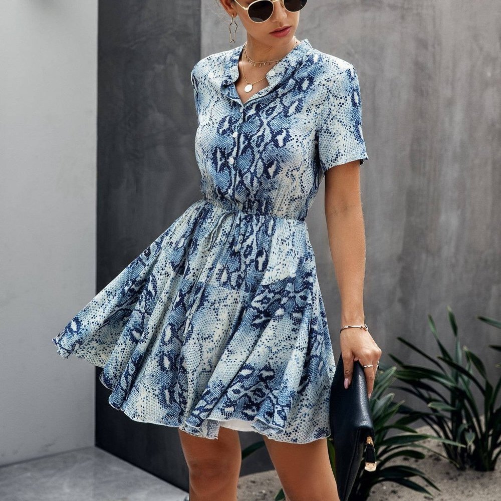 ePretty Blue Snake Print Fit n’ Flare Dress Size Large - Picture 1 of 11